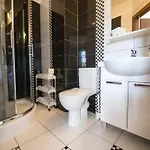 Jeziorki 3*