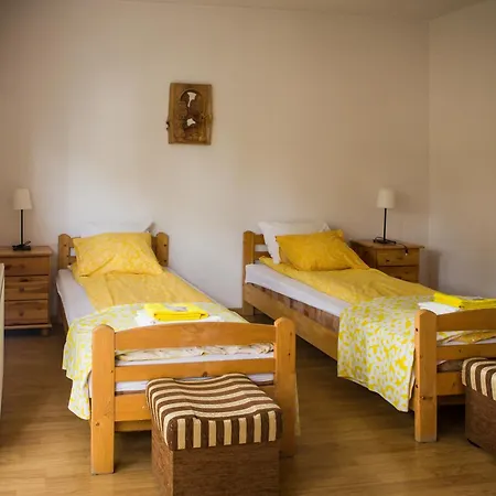 Couette-café Jeziorki 3*