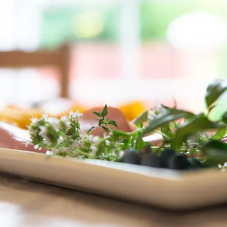 Jeziorki 71 Oda ve Kahvaltı 3*