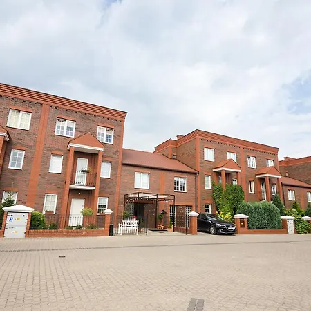 Jeziorki 3*