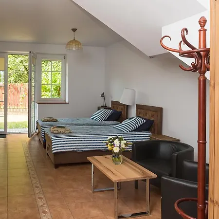 Couette-café Jeziorki 3*
