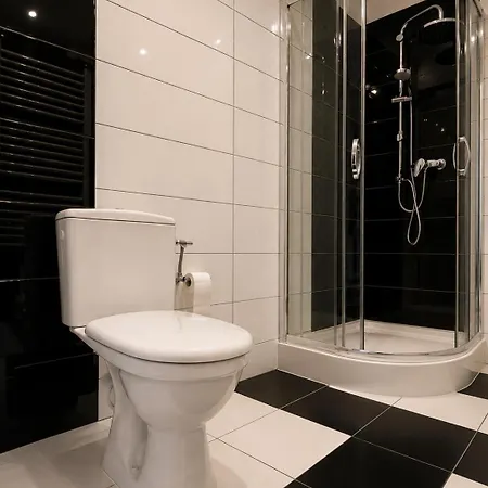 Bed and Breakfast Jeziorki 3*