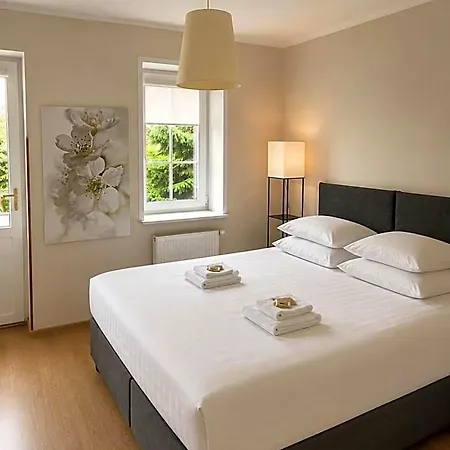 Bed & Breakfast Jeziorki Varšava