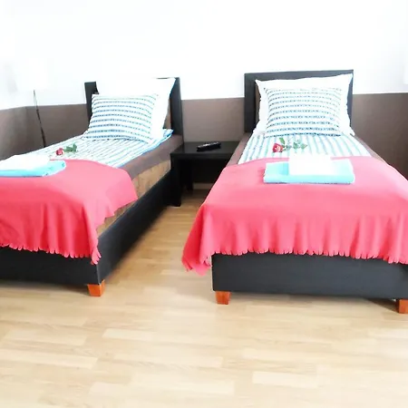 فندق مبيت وإفطار Jeziorki 71 وارسو