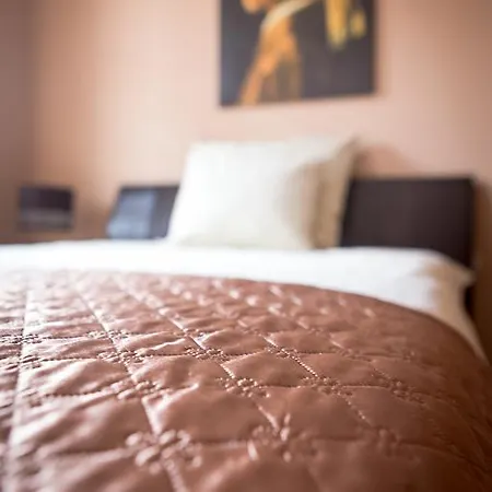 Jeziorki 71 فندق مبيت وإفطار 3*